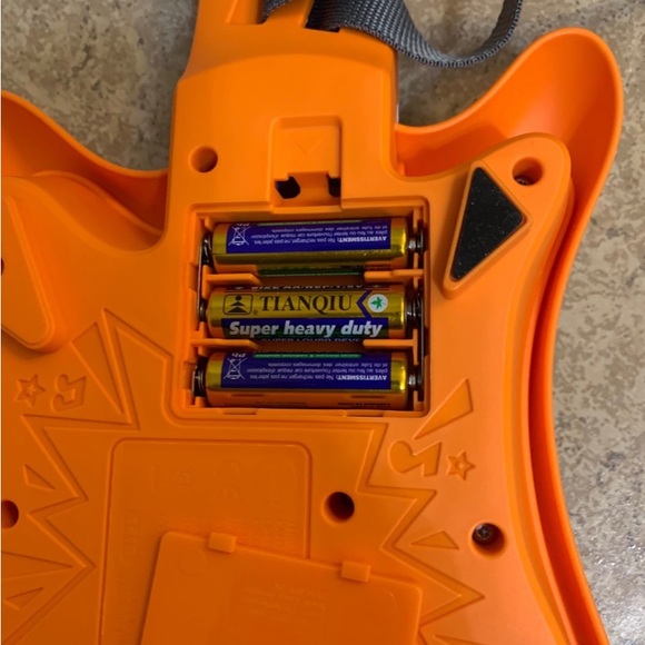 VTech Strum and Jam Kidi Musical Guitar Band - Picture 4 of 10